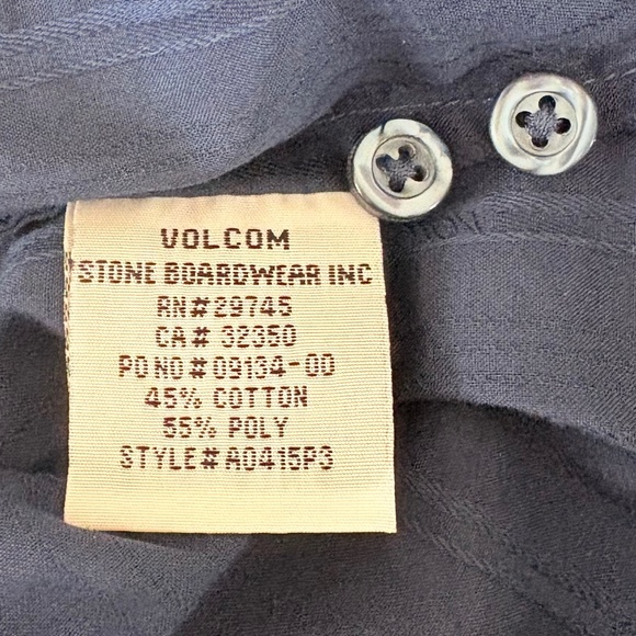 Men's Volcom Short-Sleeved Dress Shirt in Dark Navy - Size Large - Picture 4 of 5